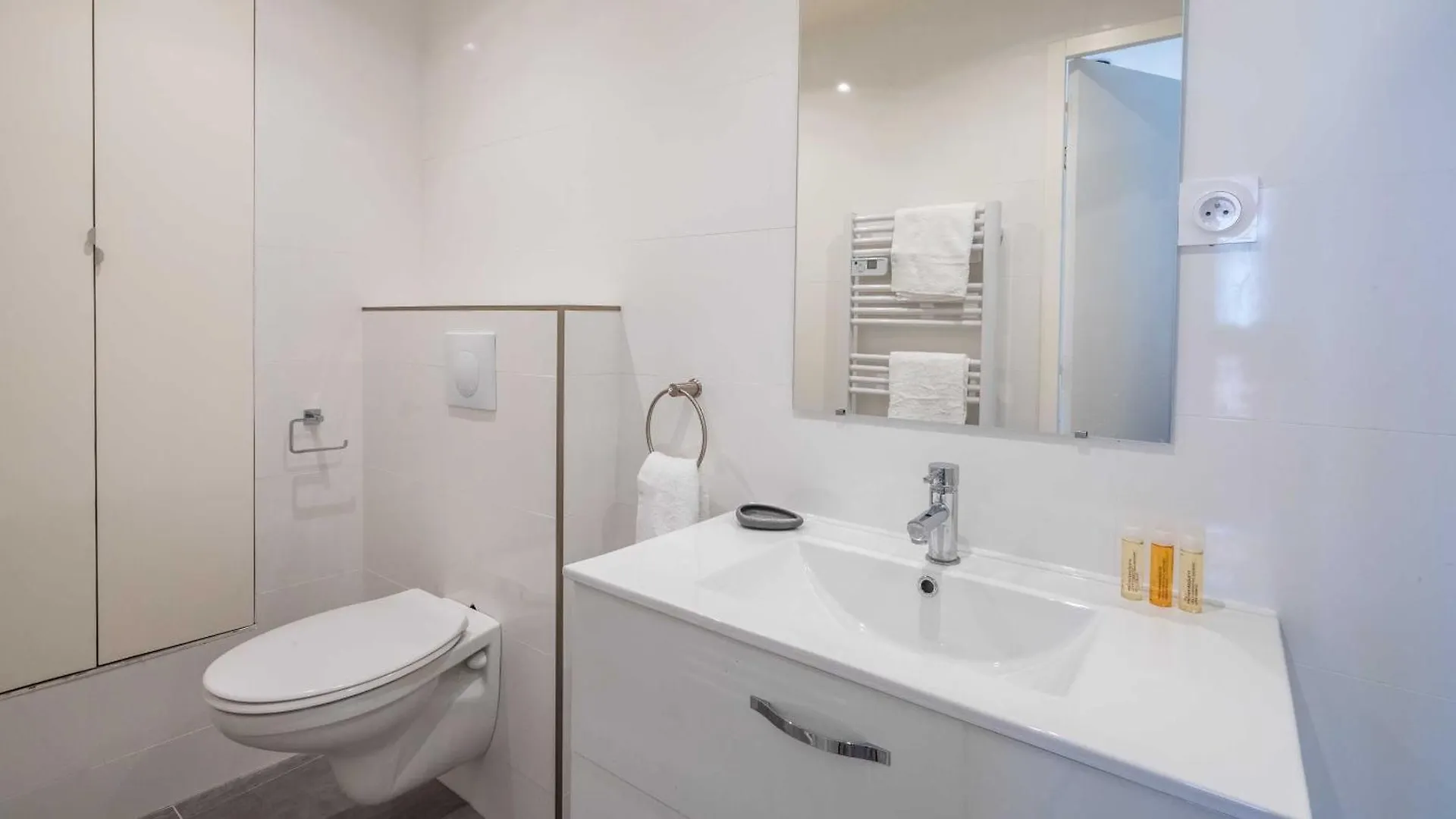 Cosy Apartment 3Bdr-6P - Parc Des Buttes-Chaumont Paris 0*,  France