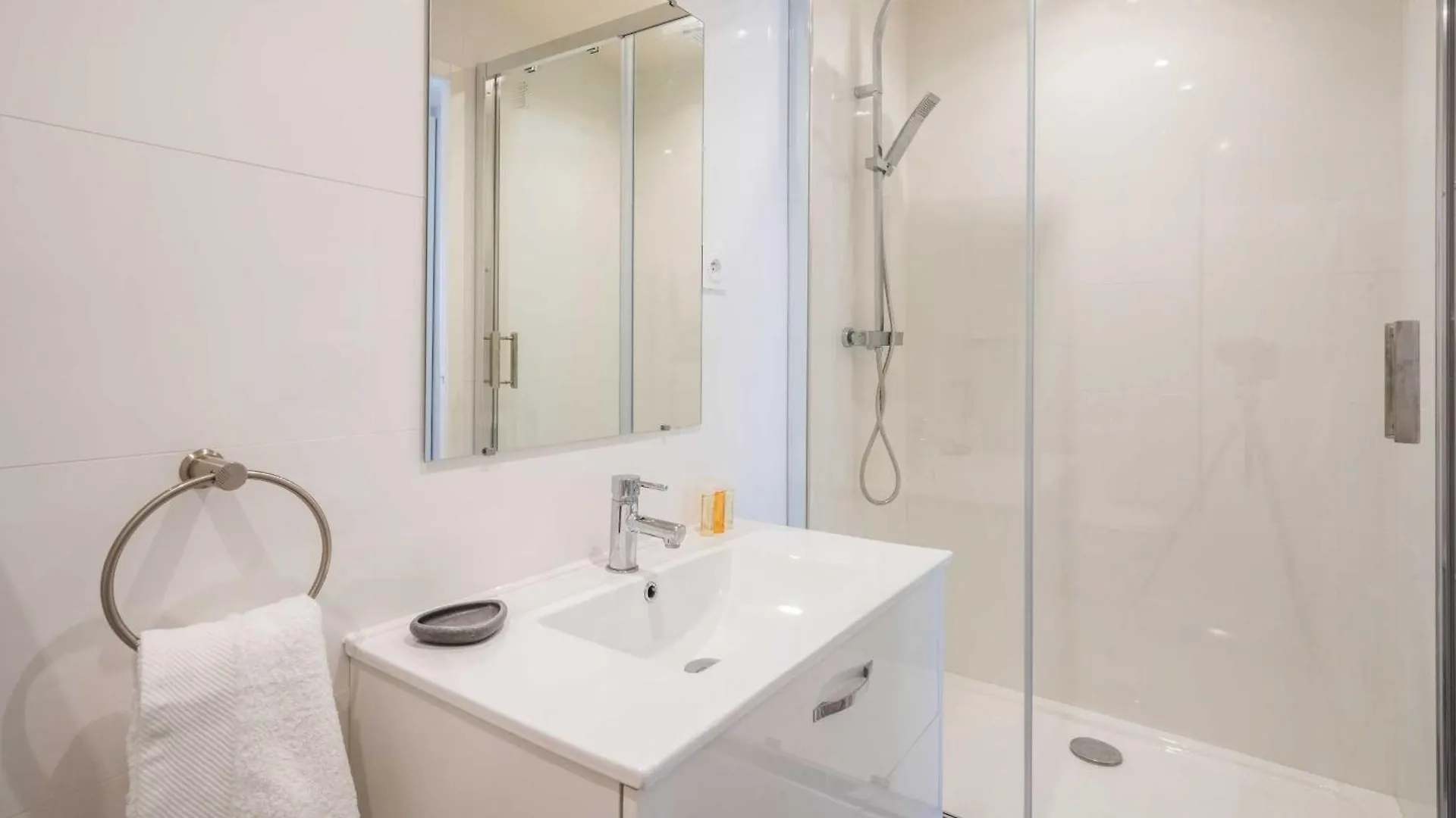 Cosy Apartment 3Bdr-6P - Parc Des Buttes-Chaumont Paris